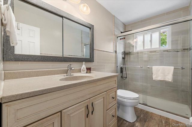 72 Pembrook Drive, Mineola, NY 11501