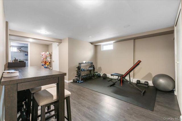72 Pembrook Drive, Mineola, NY 11501