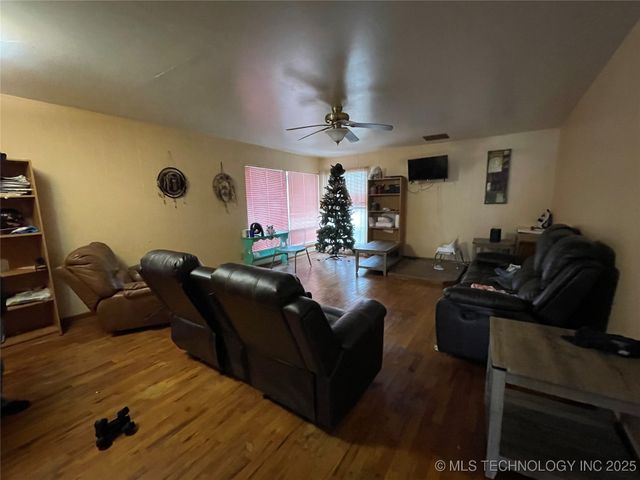 346 W 8th Street, Atoka, OK 74525