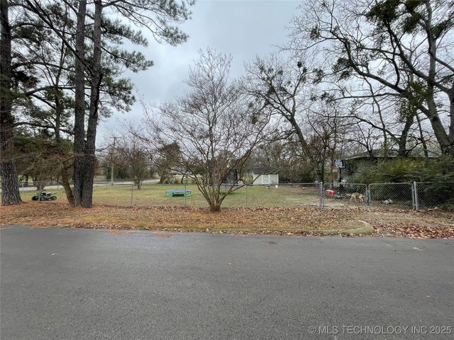 346 W 8th Street, Atoka, OK 74525