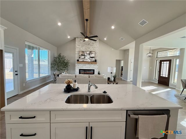 203 Lasso Loop, Lorena, TX 76655