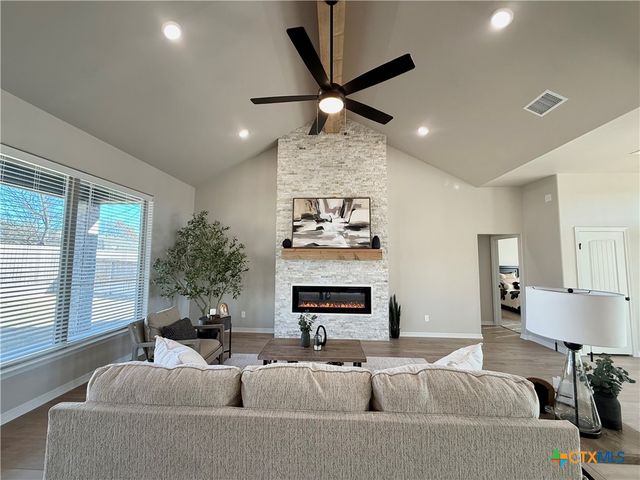 203 Lasso Loop, Lorena, TX 76655