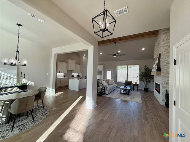 203 Lasso Loop, Lorena, TX 76655