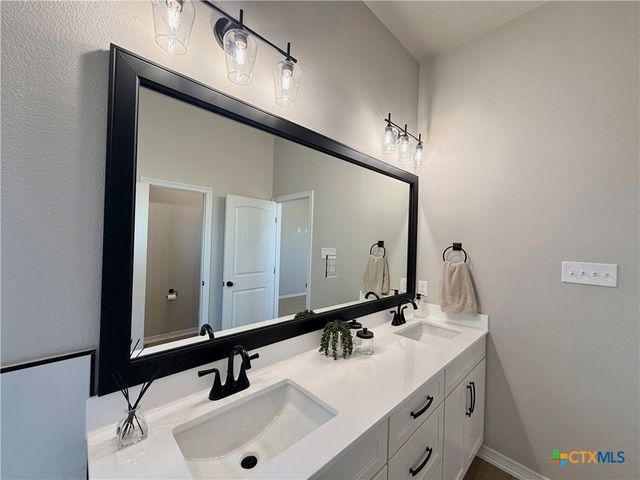 203 Lasso Loop, Lorena, TX 76655