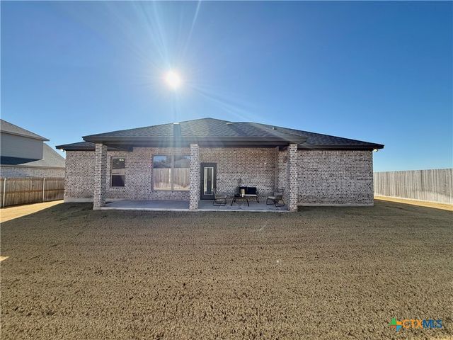 203 Lasso Loop, Lorena, TX 76655