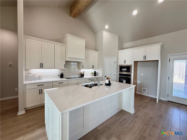 203 Lasso Loop, Lorena, TX 76655