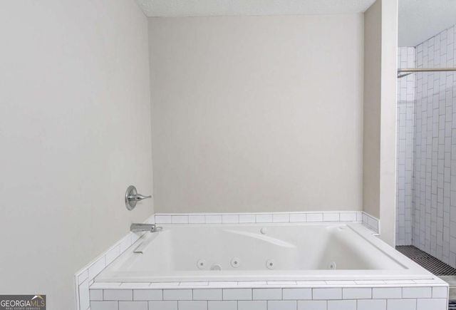 1995 Watercrest Circle, Lawrenceville, GA 30043