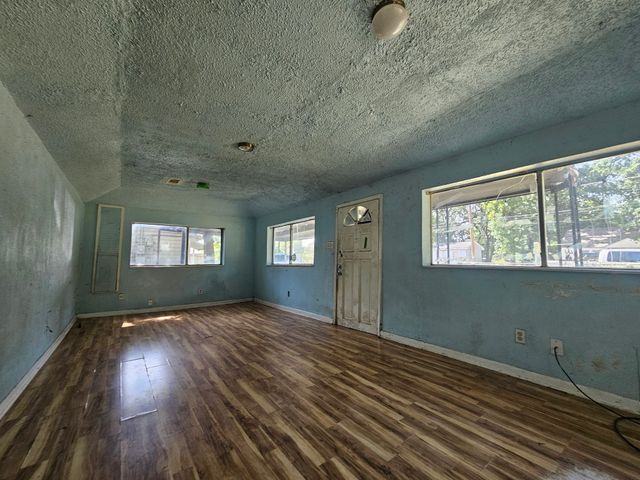 4021 Hollis Street, Haltom City, TX 76111
