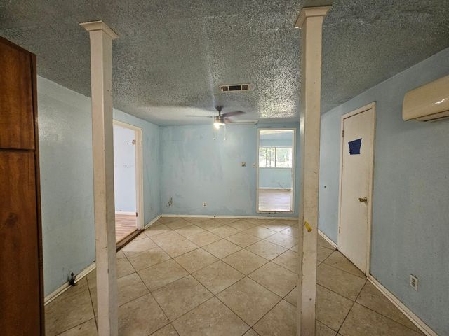 4021 Hollis Street, Haltom City, TX 76111
