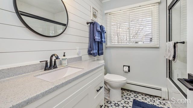 2711 Lake Shore Drive, Escanaba, MI 49829