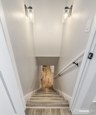 2711 Lake Shore Drive, Escanaba, MI 49829