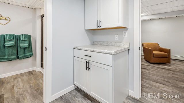 2711 Lake Shore Drive, Escanaba, MI 49829