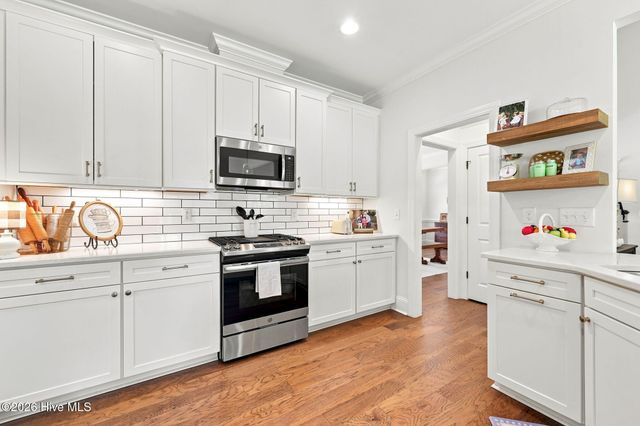 957 Bedford Heights Drive, Grimesland, NC 27837