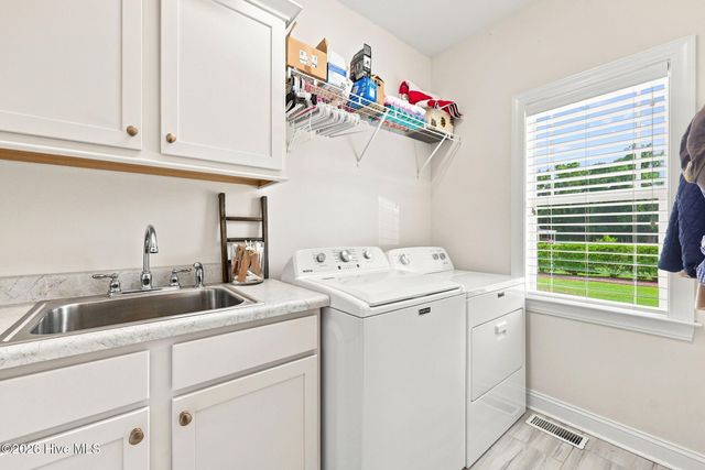 957 Bedford Heights Drive, Grimesland, NC 27837