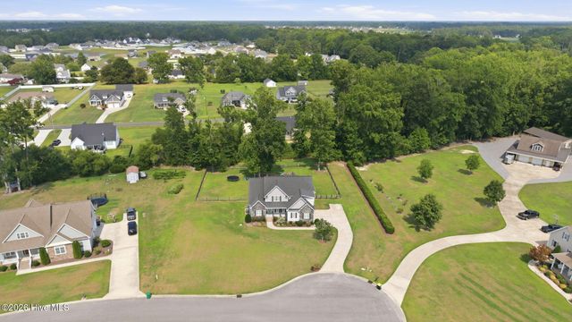 957 Bedford Heights Drive, Grimesland, NC 27837