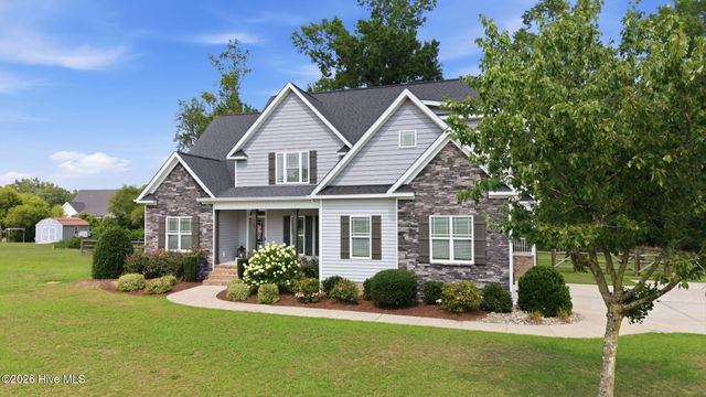 957 Bedford Heights Drive, Grimesland, NC 27837