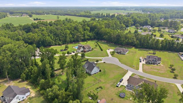 957 Bedford Heights Drive, Grimesland, NC 27837