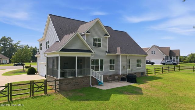 957 Bedford Heights Drive, Grimesland, NC 27837