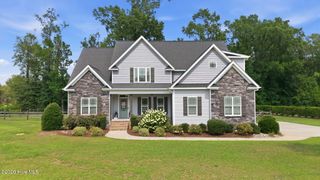 957 Bedford Heights Drive, Grimesland, NC 27837