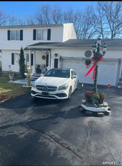 135 Pheasant Road, West Haven, CT 06516
