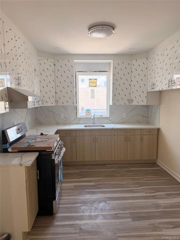 164-16 75th Road 1st Floor, Fresh Meadows, NY 11366