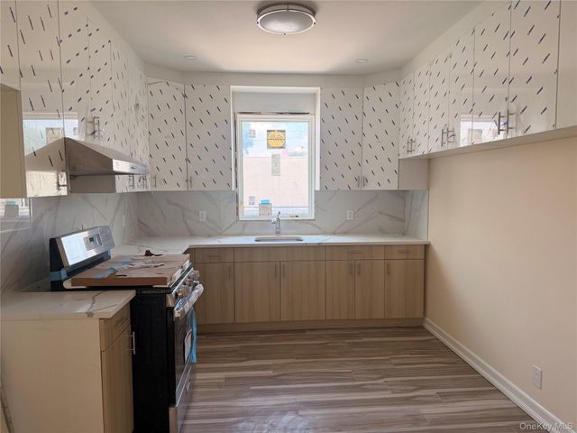 164-16 75th Road 1st Floor, Fresh Meadows, NY 11366