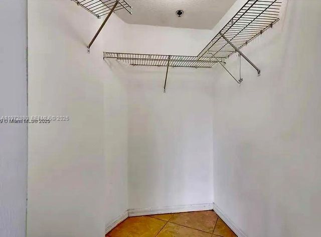 2415 NW 16th St Rd 214, Miami, FL 33125