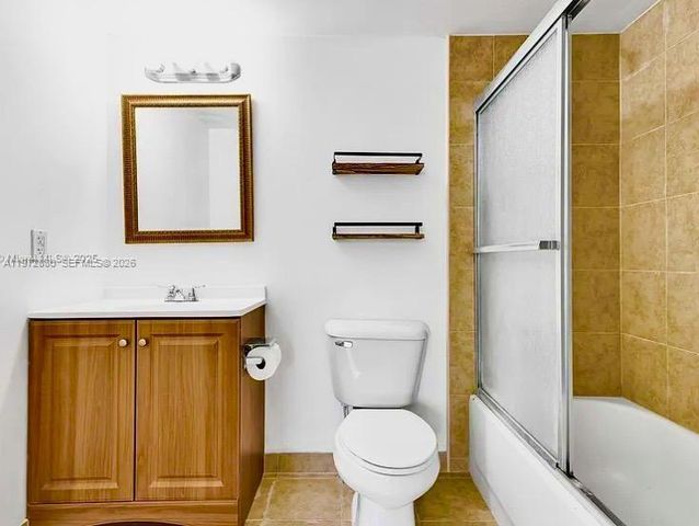 2415 NW 16th St Rd 214, Miami, FL 33125