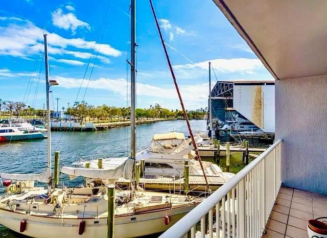 2415 NW 16th St Rd 214, Miami, FL 33125