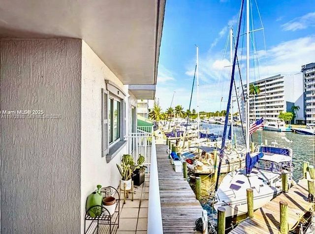 2415 NW 16th St Rd 214, Miami, FL 33125