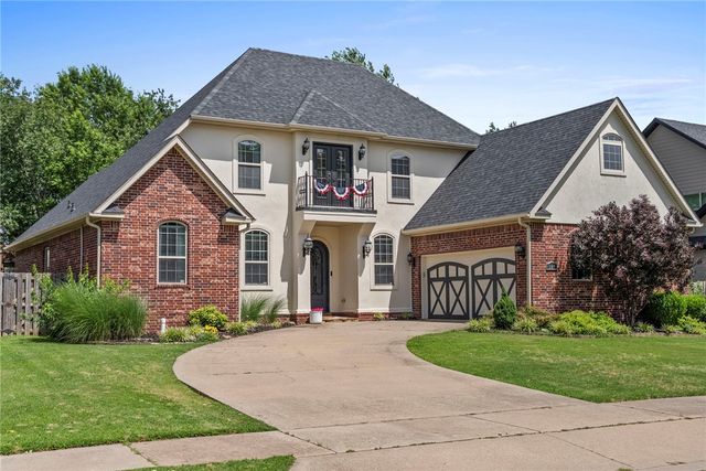 207 N Angel Falls Lane, Springdale, AR 72762