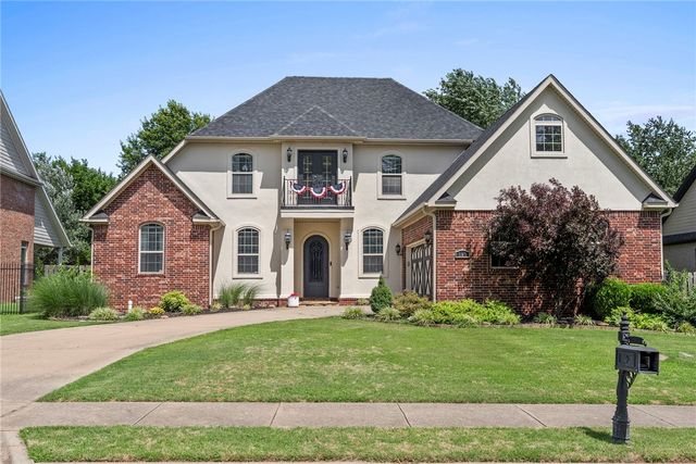207 N Angel Falls Lane, Springdale, AR 72762