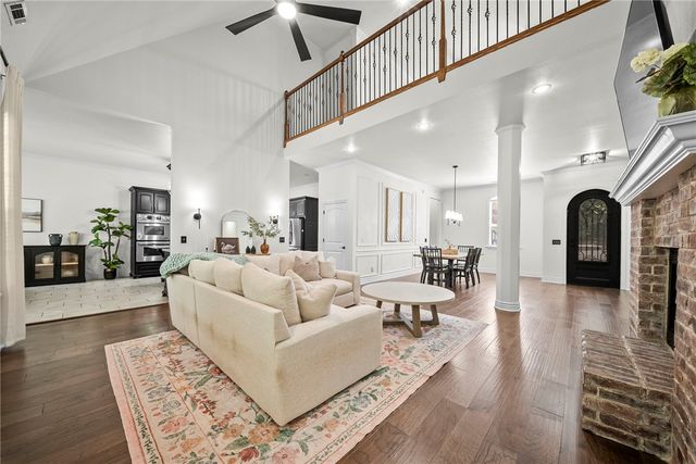 207 N Angel Falls Lane, Springdale, AR 72762