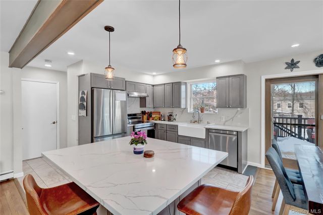 21 Woodside Avenue, Port Jefferson, NY 11777