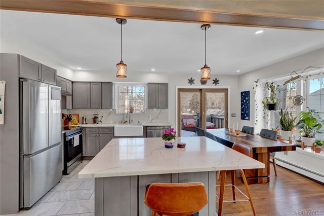 21 Woodside Avenue, Port Jefferson, NY 11777