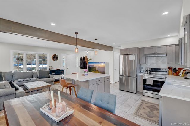 21 Woodside Avenue, Port Jefferson, NY 11777