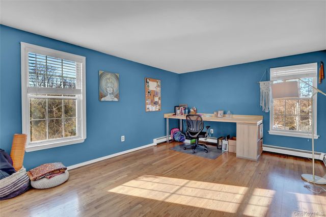 21 Woodside Avenue, Port Jefferson, NY 11777