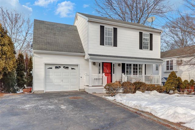 21 Woodside Avenue, Port Jefferson, NY 11777