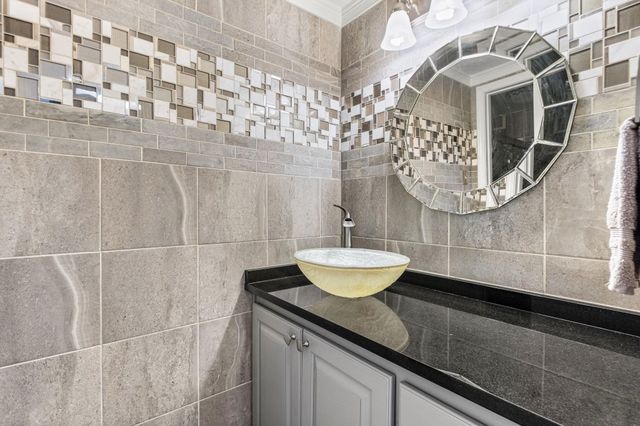 109 N Main St Apt 901, Memphis, TN 38103