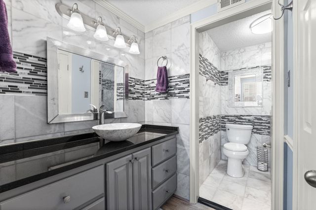 109 N Main St Apt 901, Memphis, TN 38103