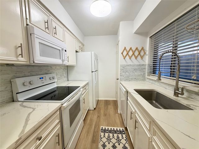 5148 Amesbury Drive, Dallas, TX 75206