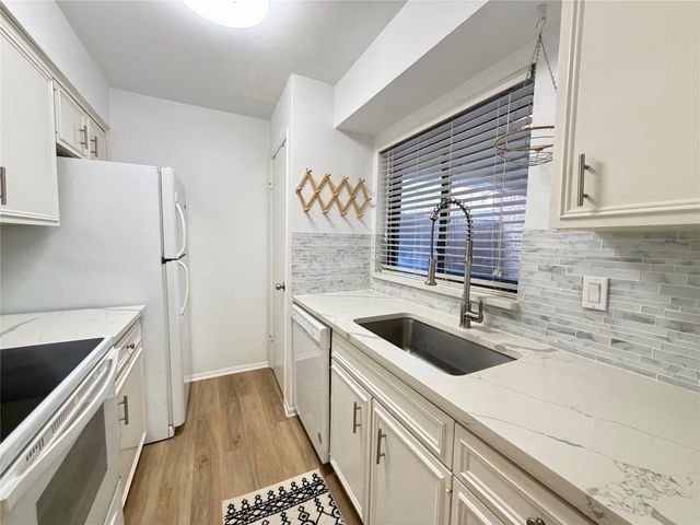 5148 Amesbury Drive, Dallas, TX 75206