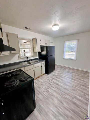 108 Smith, Warner Robins, GA 31088