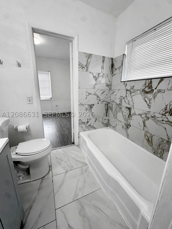 Image 15 of property listing at 600 SW 16th Ave, Miami, FL 33135