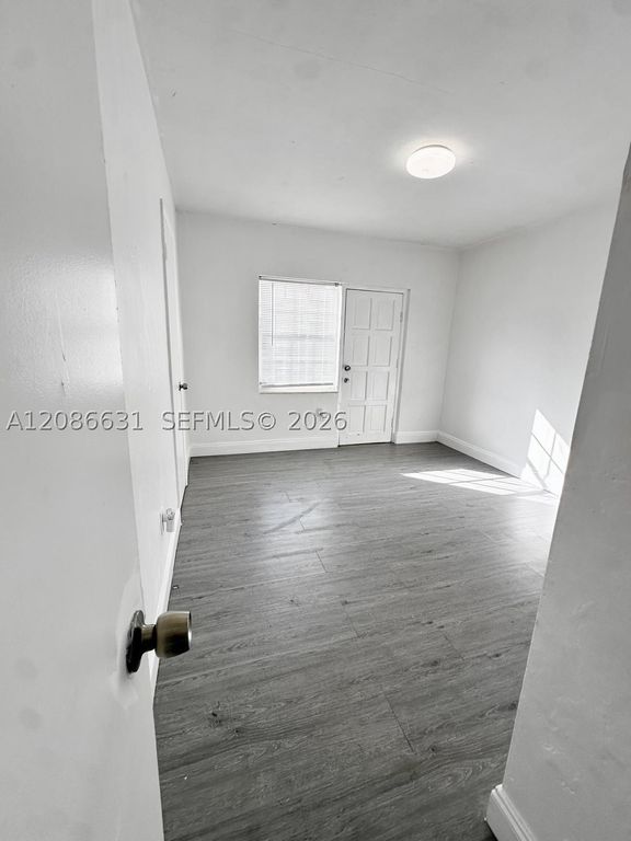 Image 18 of property listing at 600 SW 16th Ave, Miami, FL 33135