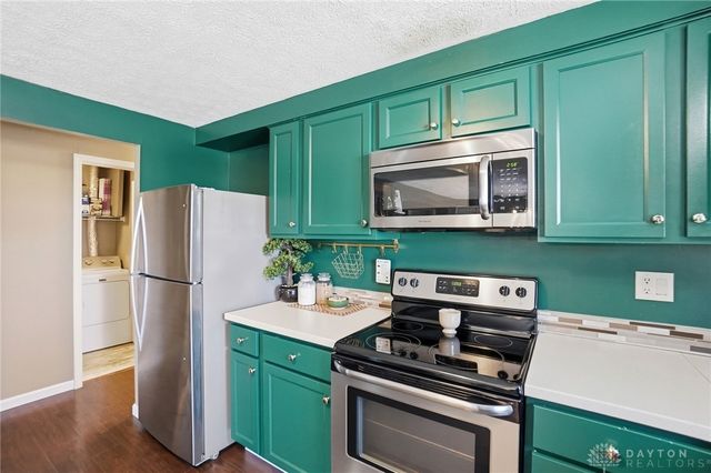 6033 Leycross Drive, Dayton, OH 45424