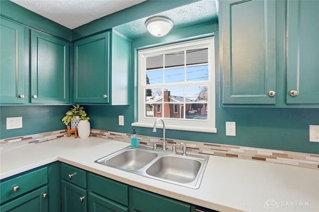 6033 Leycross Drive, Dayton, OH 45424