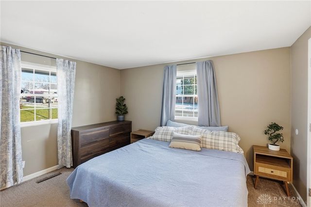 6033 Leycross Drive, Dayton, OH 45424