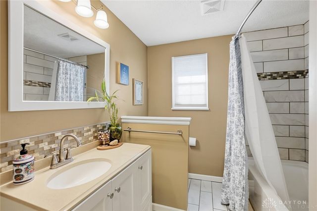 6033 Leycross Drive, Dayton, OH 45424