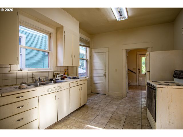 2803 Se CLINTON St, Portland, OR 97202